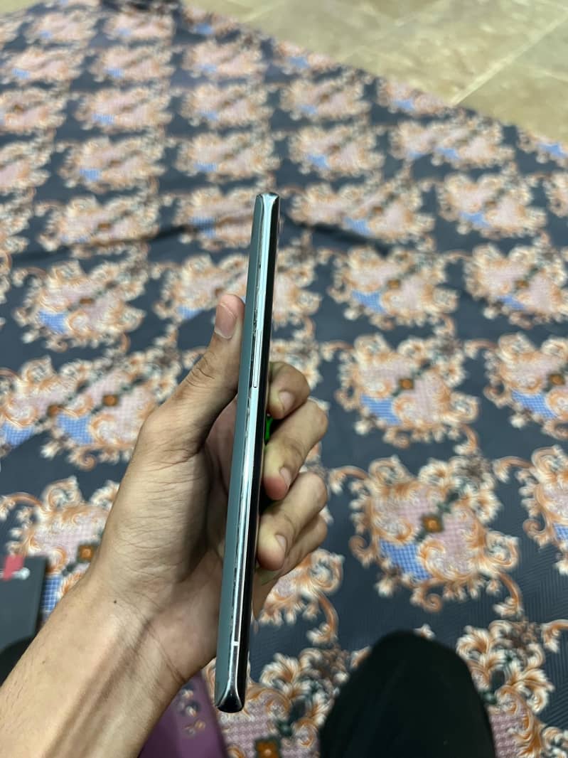 One Plus 9 Pro 7