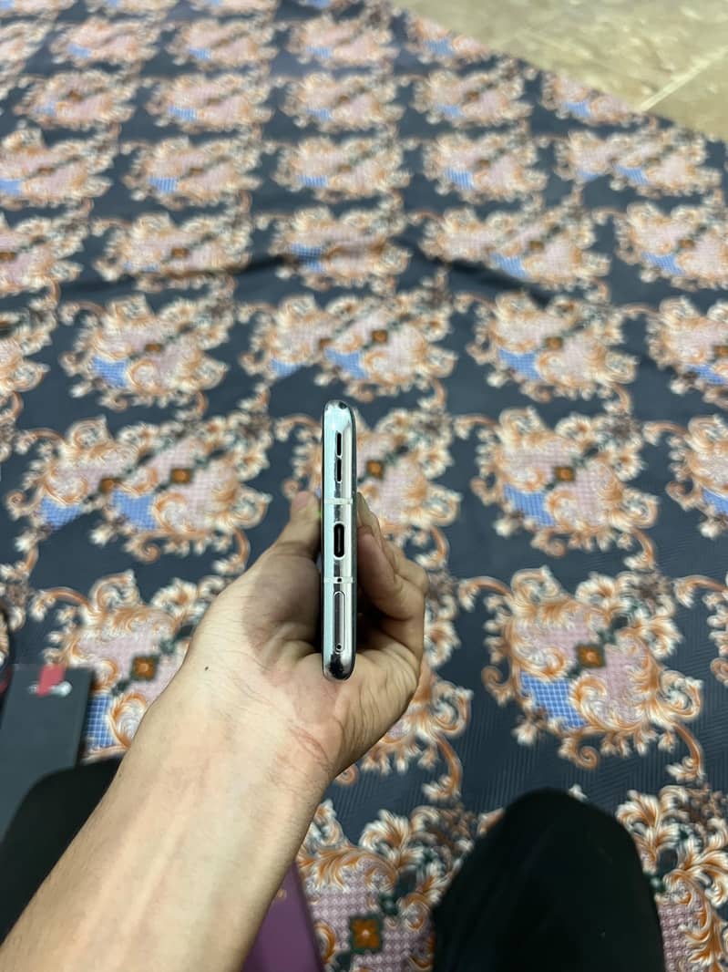 One Plus 9 Pro 8