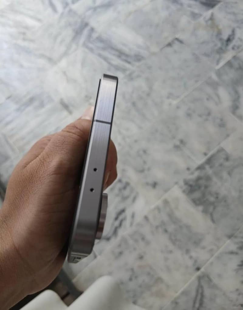 Mobile 3