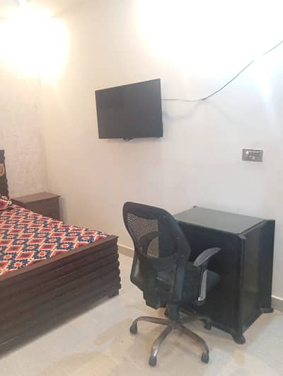 5 Marla Lower Portion For Rent For becholers and office only