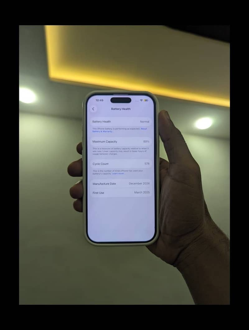 Apple iPhone 16 Pro 1
