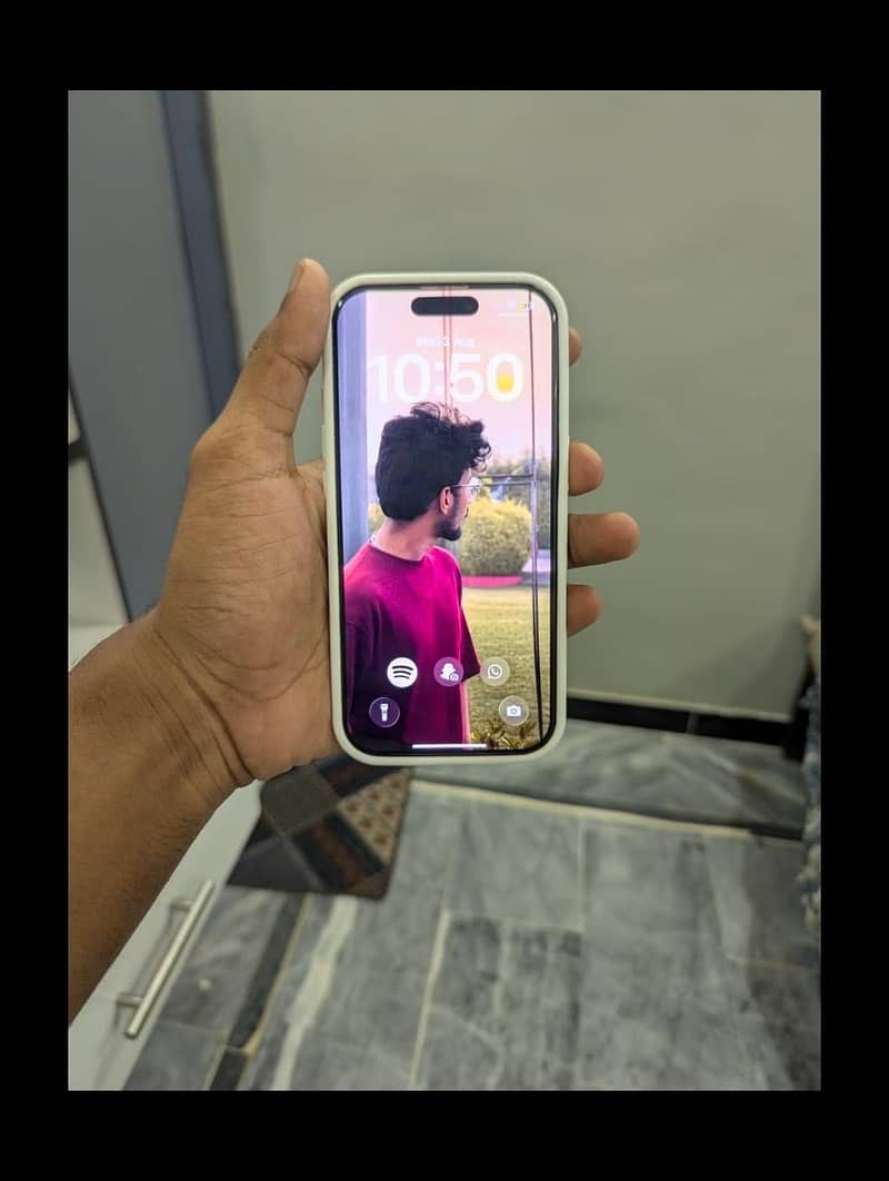 Apple iPhone 16 Pro 6