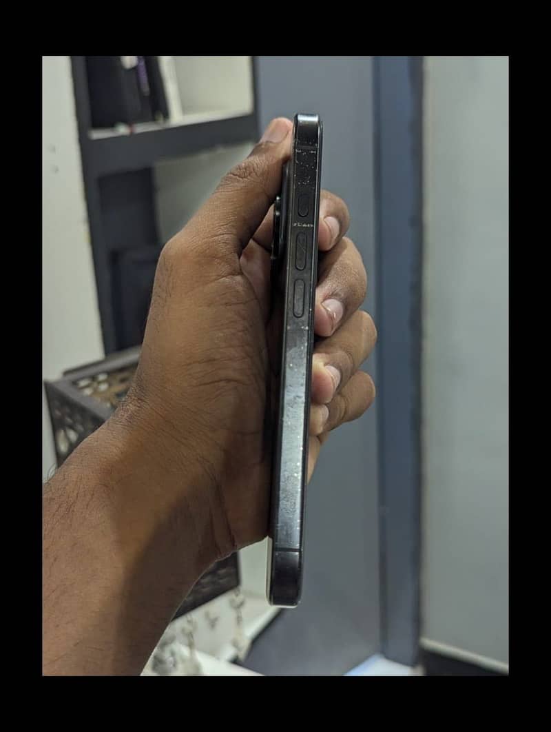 Apple iPhone 16 Pro 7