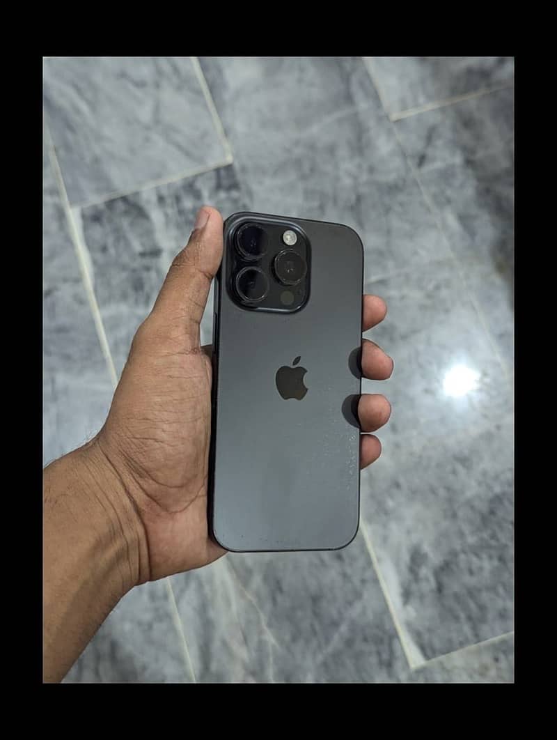 Apple iPhone 16 Pro 8