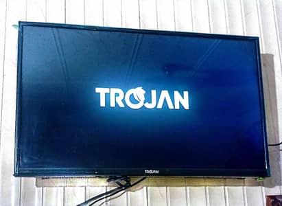 multynet trojan series 32 inches smart tv