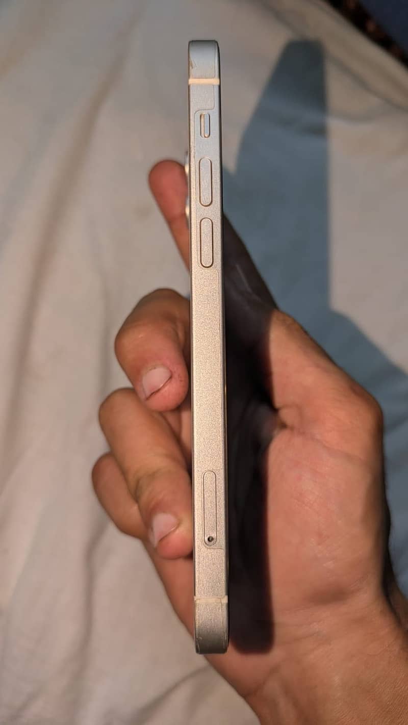 Apple iPhone 12 3