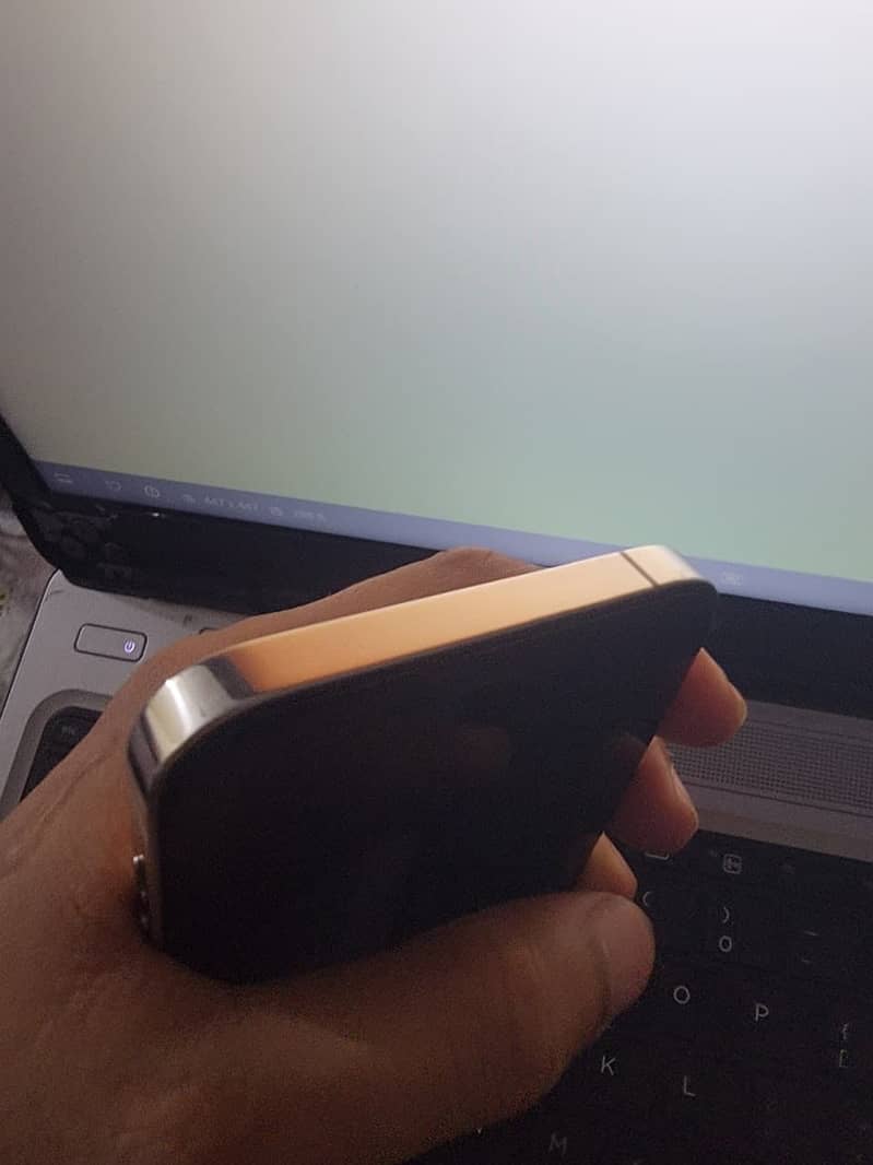 Apple iPhone 12 Pro 4