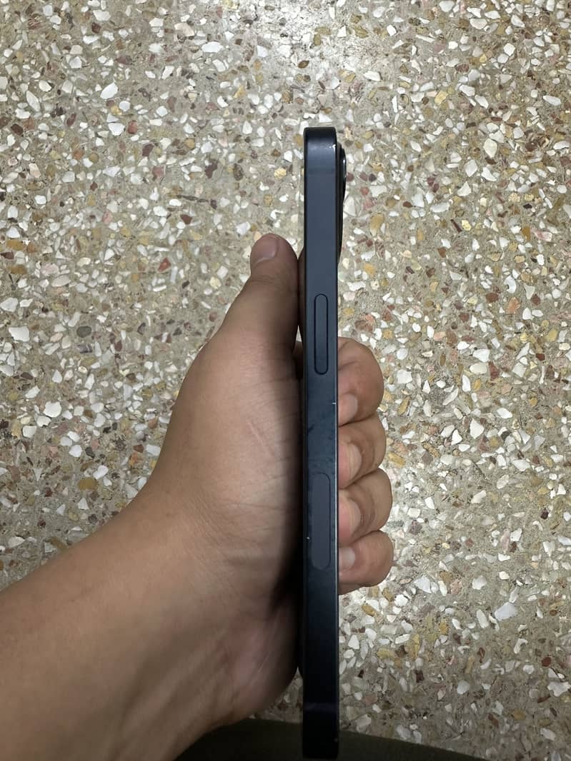 Apple iPhone 13 1