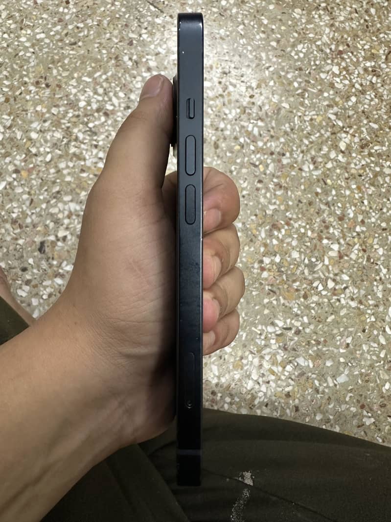 Apple iPhone 13 3