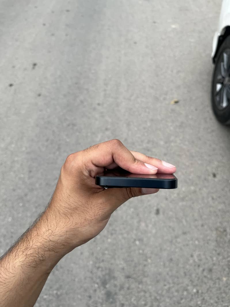 Apple iPhone 13 2