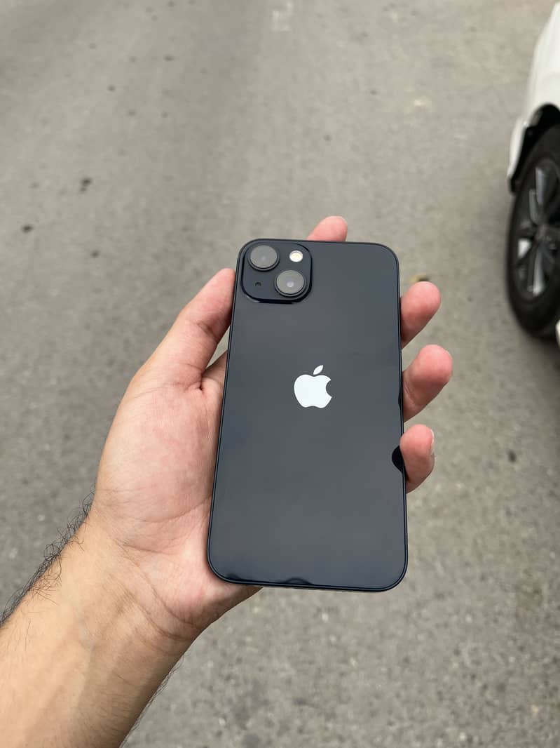 Apple iPhone 13 4