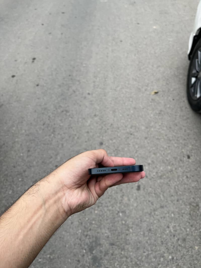 Apple iPhone 13 6