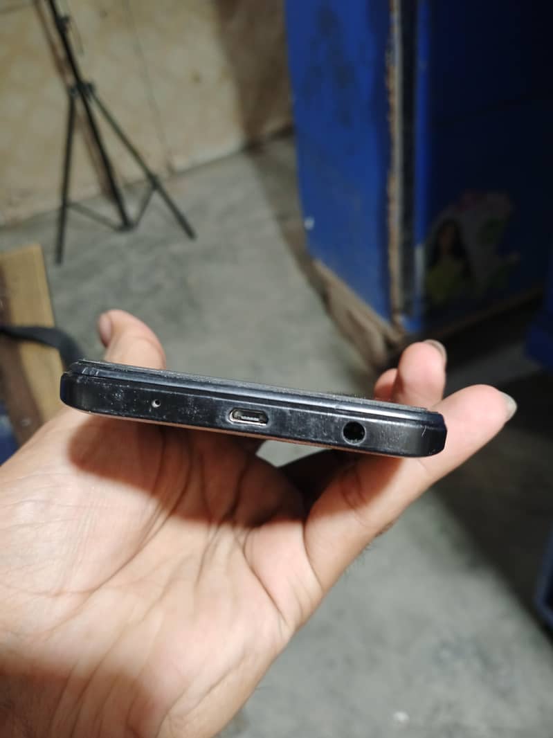 Redmi A2 plus 6