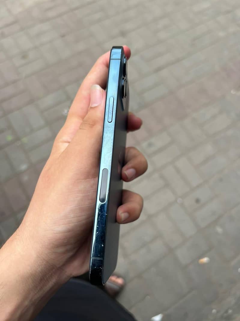 Apple iPhone 12 Pro Max 3