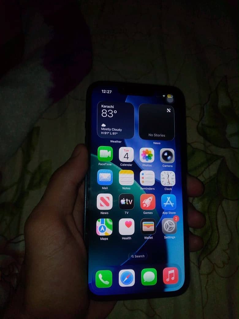 Apple iPhone 13 0