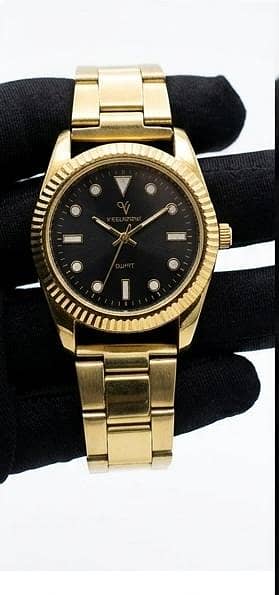 14th August Special Offer! Gold Stylish Watch (Brand New Condition)