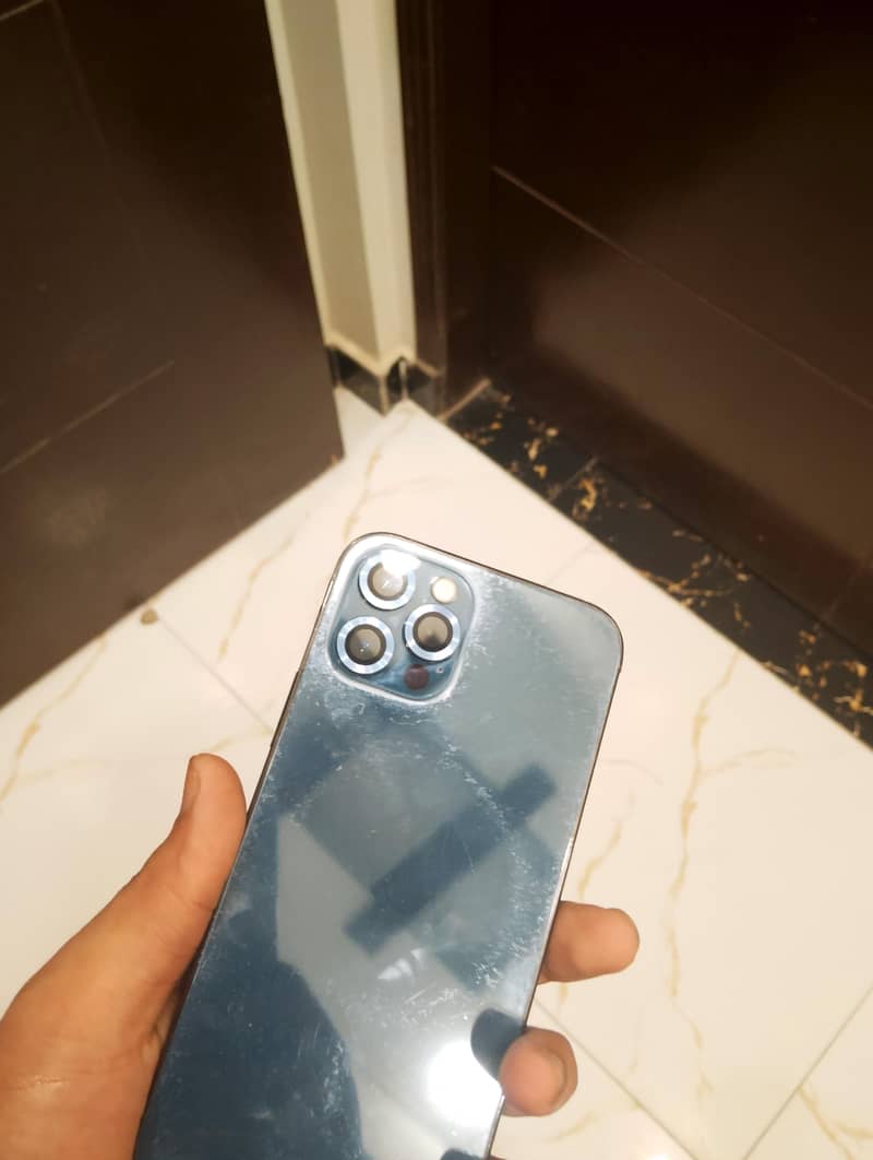 Apple iPhone 12 Pro 1
