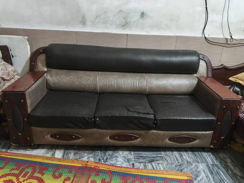 SOFA 3 SEATER 3