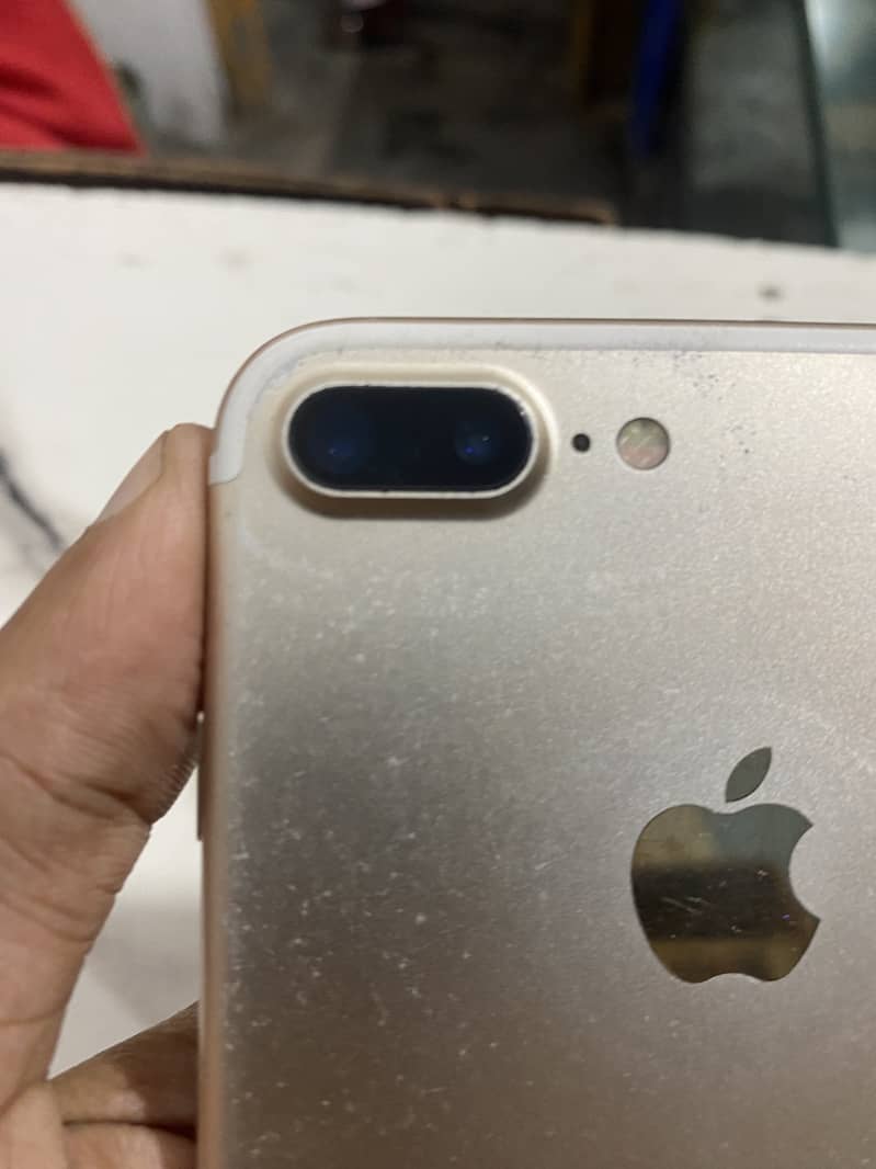 Apple iPhone 7 Plus 0