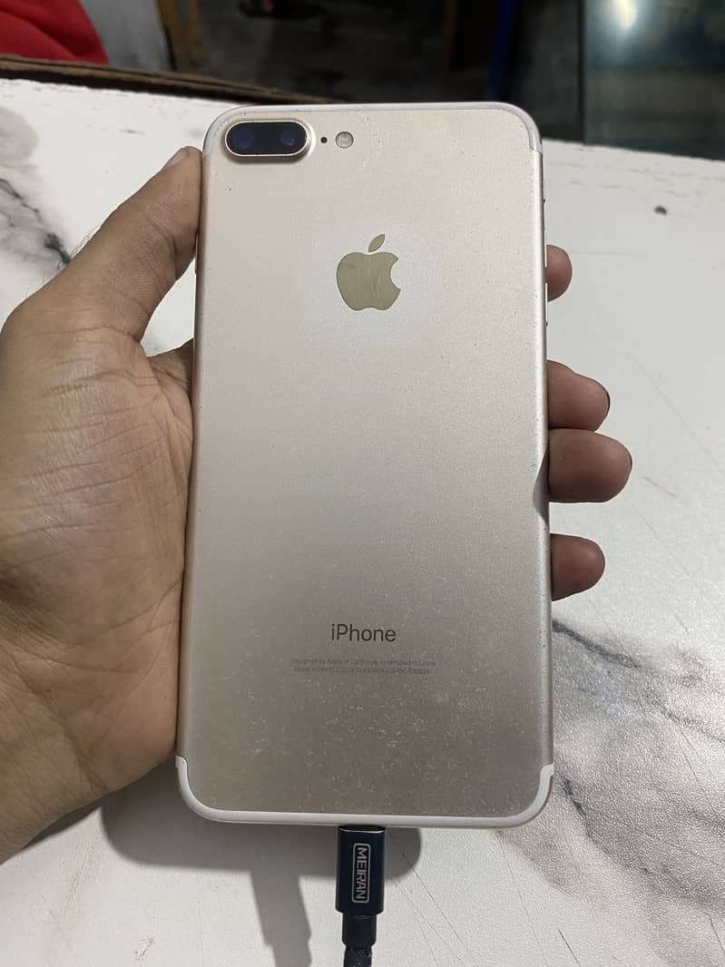 Apple iPhone 7 Plus 6