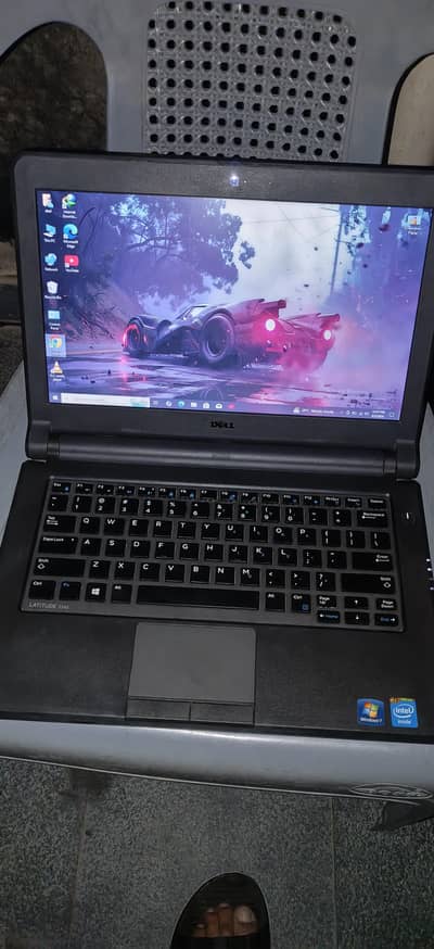 Dell laptop 4the generation 4 gb rim 75 gb momery