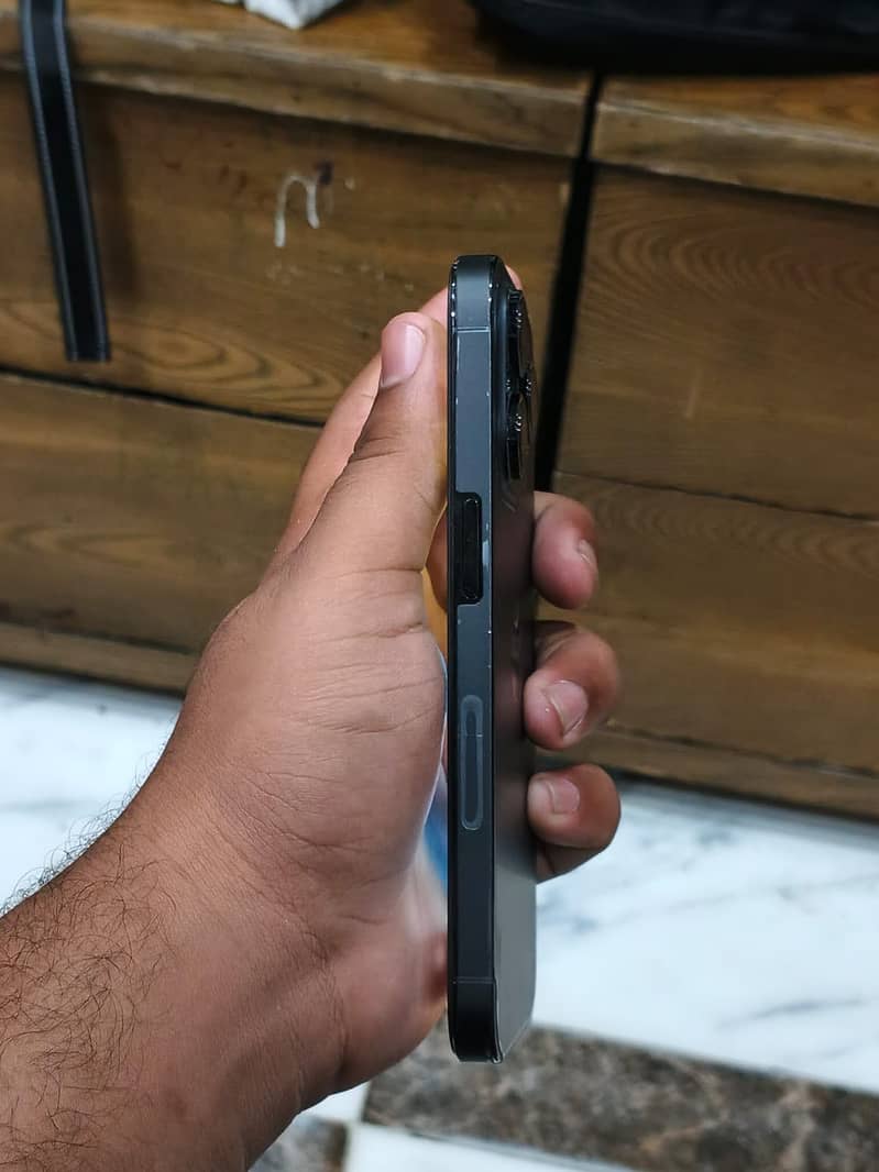 Apple iPhone 14 Pro 1