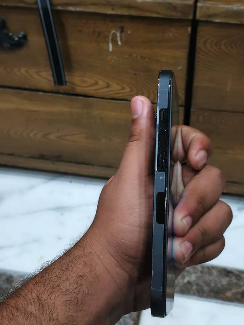 Apple iPhone 14 Pro 4