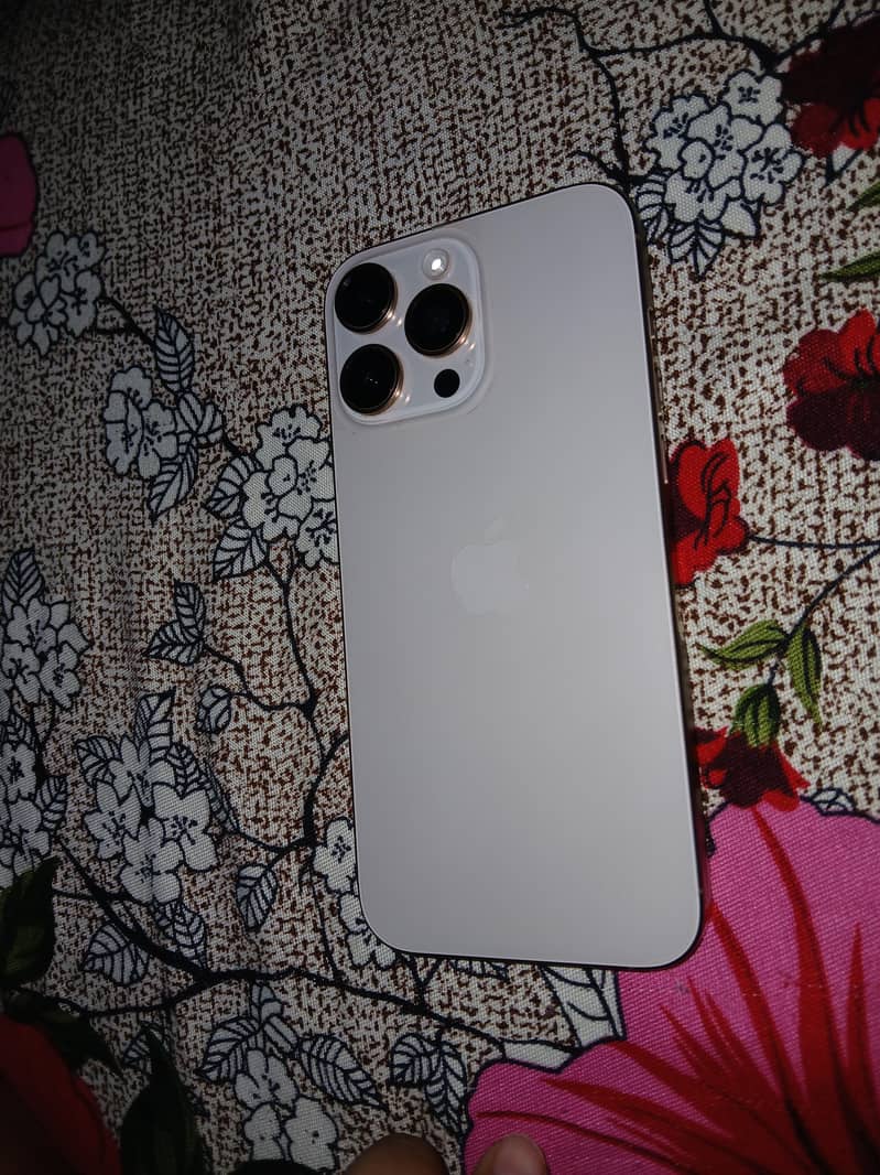 Apple iPhone 16 Pro Max 0