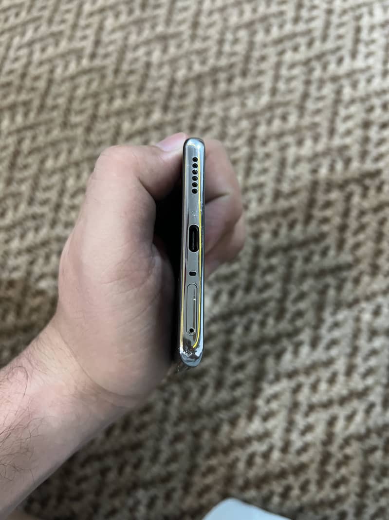 Tecno CAMON 40 Pro 6