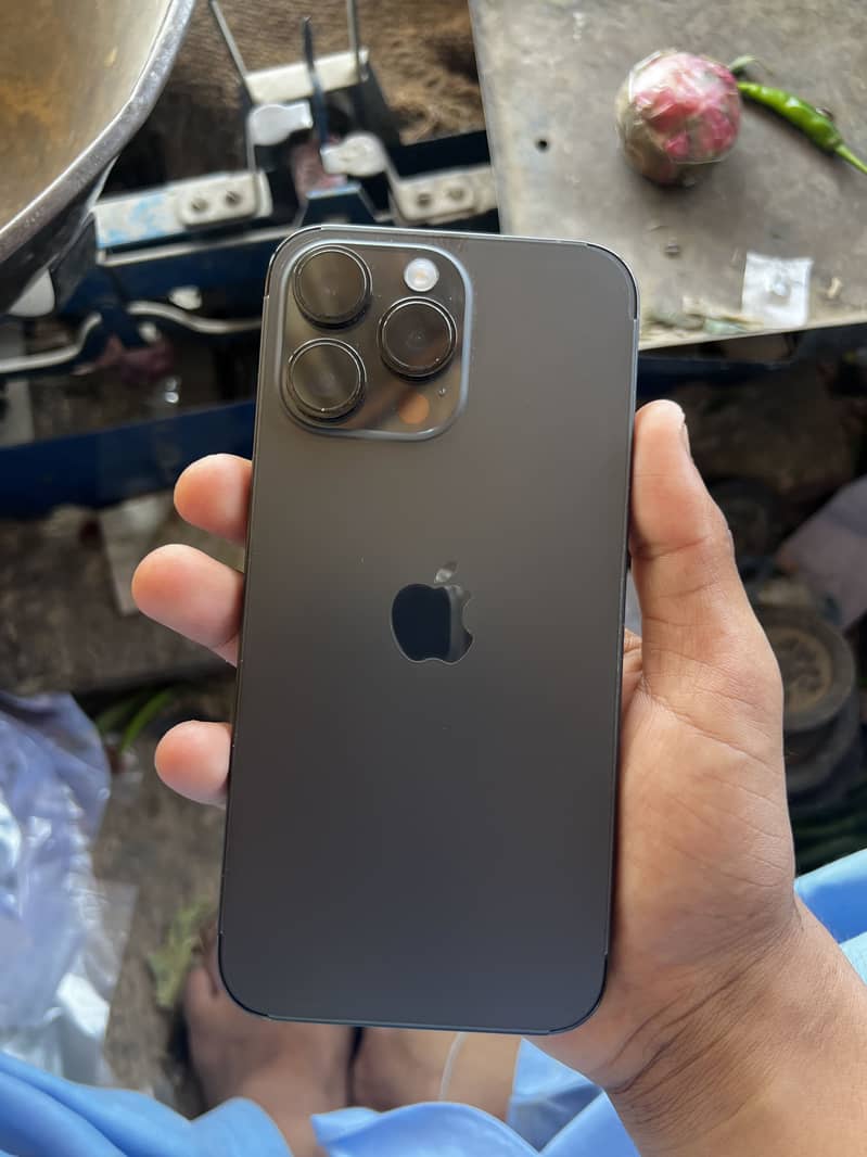 Apple iPhone 13 Pro 1