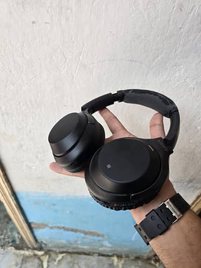 sony WH-1000X m3 headphones