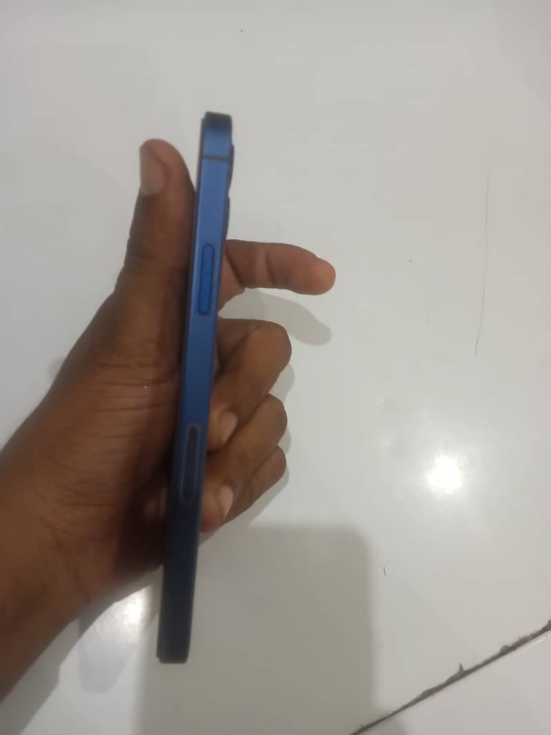 Apple iPhone 12 2