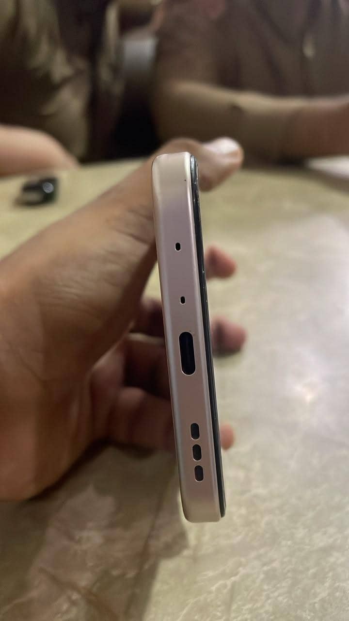 OPPO A6 4