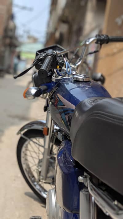 honda 125 blue colour