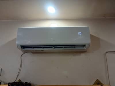 Selling my 1 ton Non Inverter in mint condition(Compressor warranty)