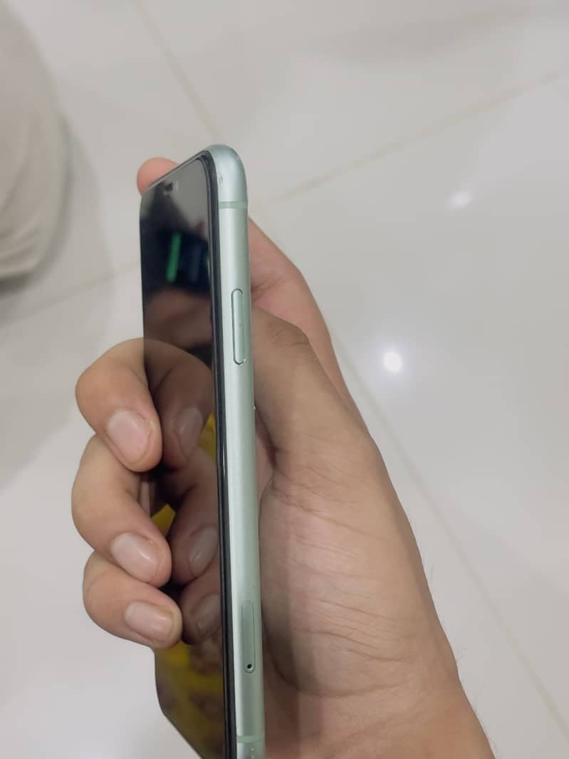 Apple iPhone 11 5