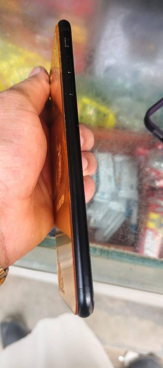 Apple iPhone 7 Plus 3