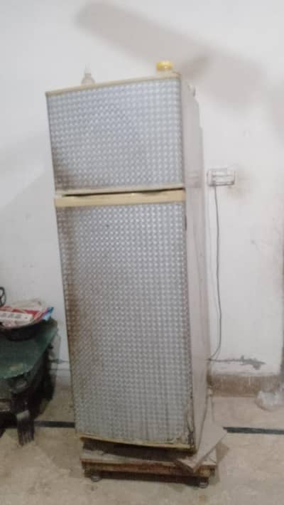 Dawlance fridge for sale