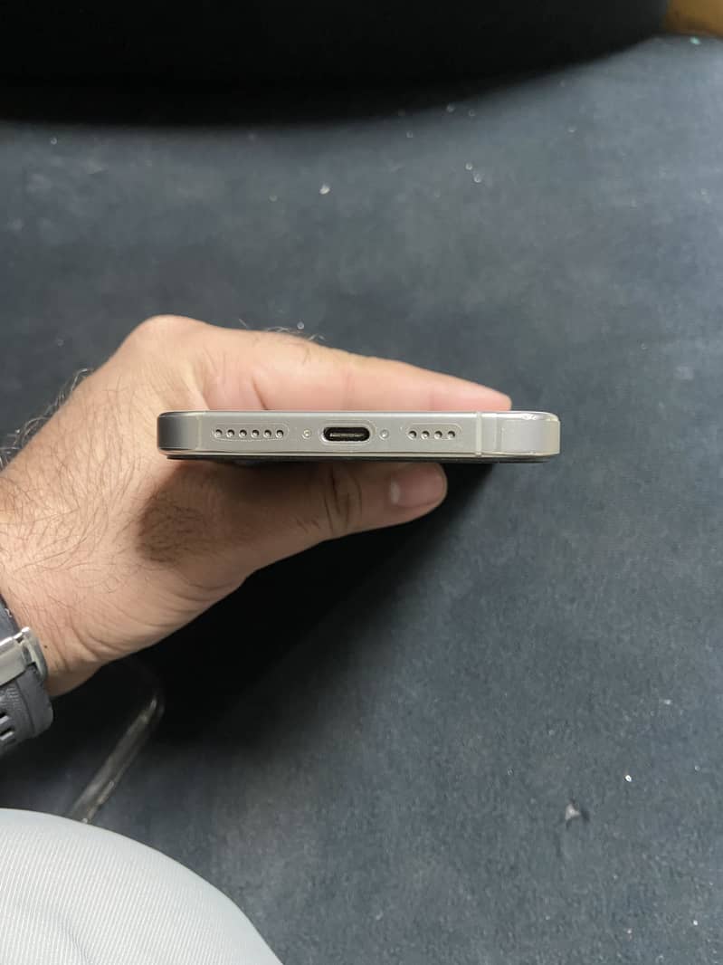 Iphone 16 pro max 1
