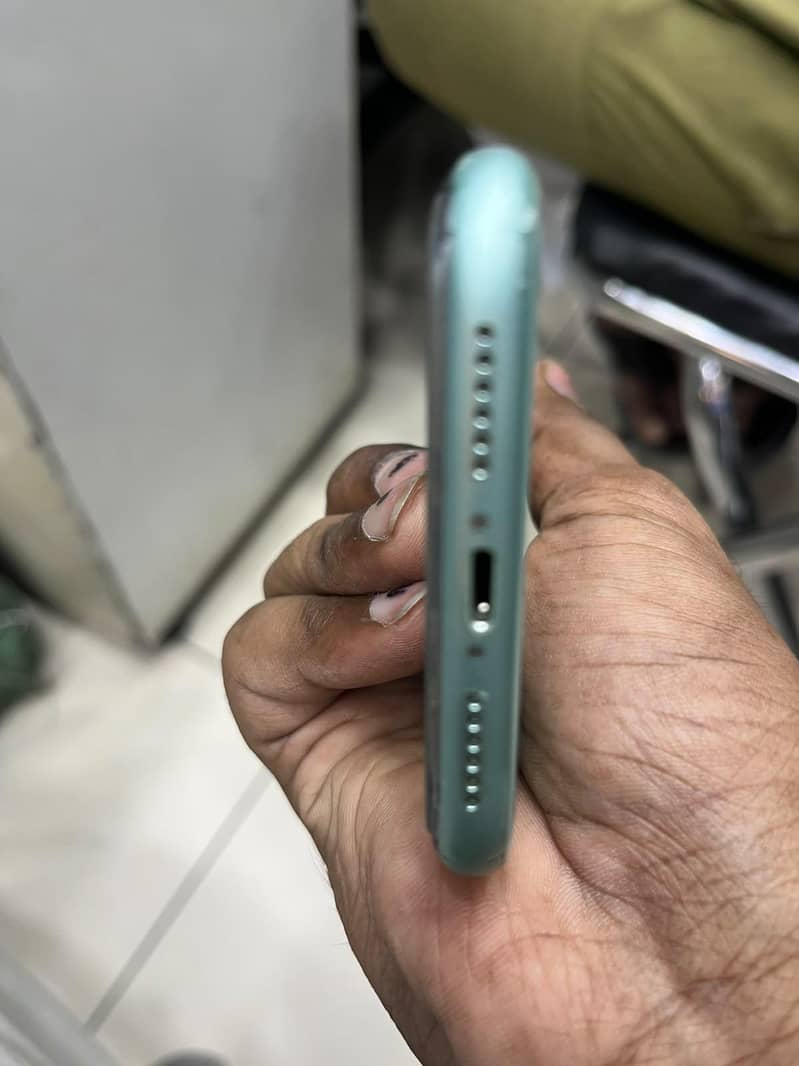 Apple iPhone 11 5