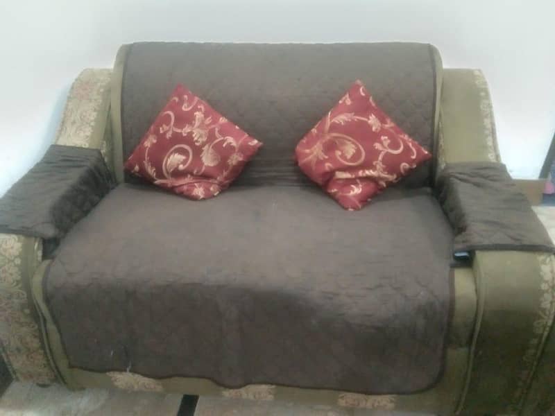 Sofa Set and table– Good Condition 1
