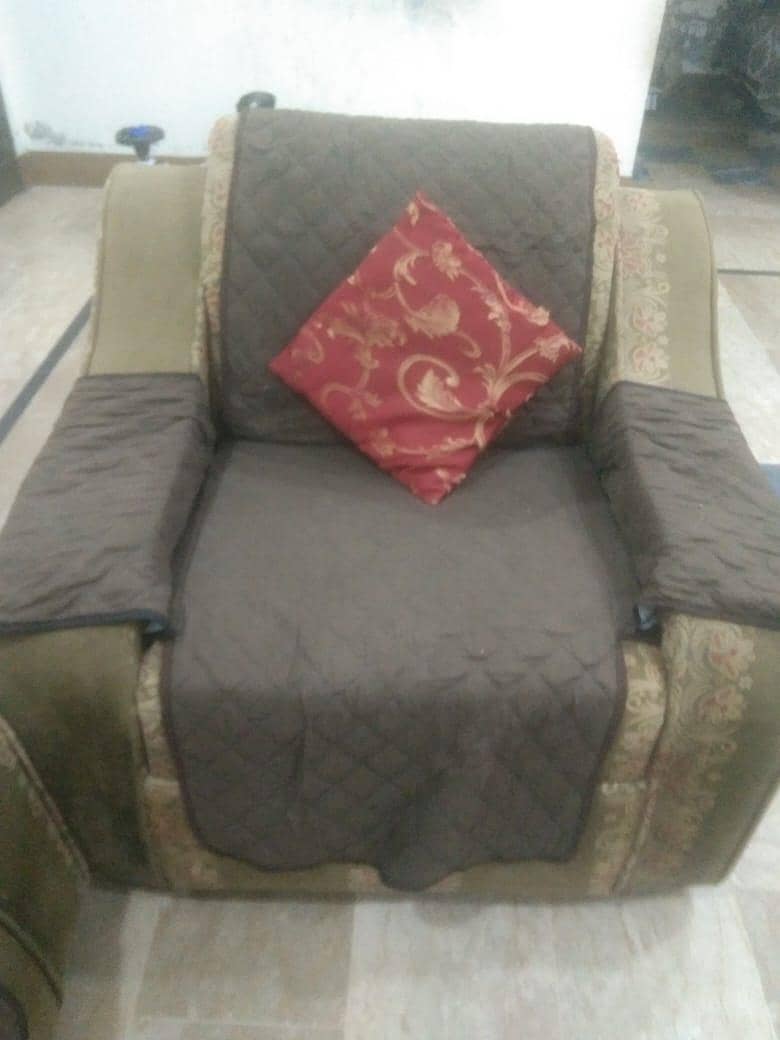 Sofa Set and table– Good Condition 2