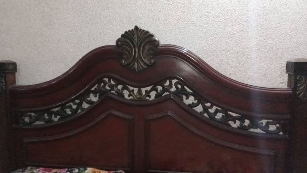 Double bed with side tables 4