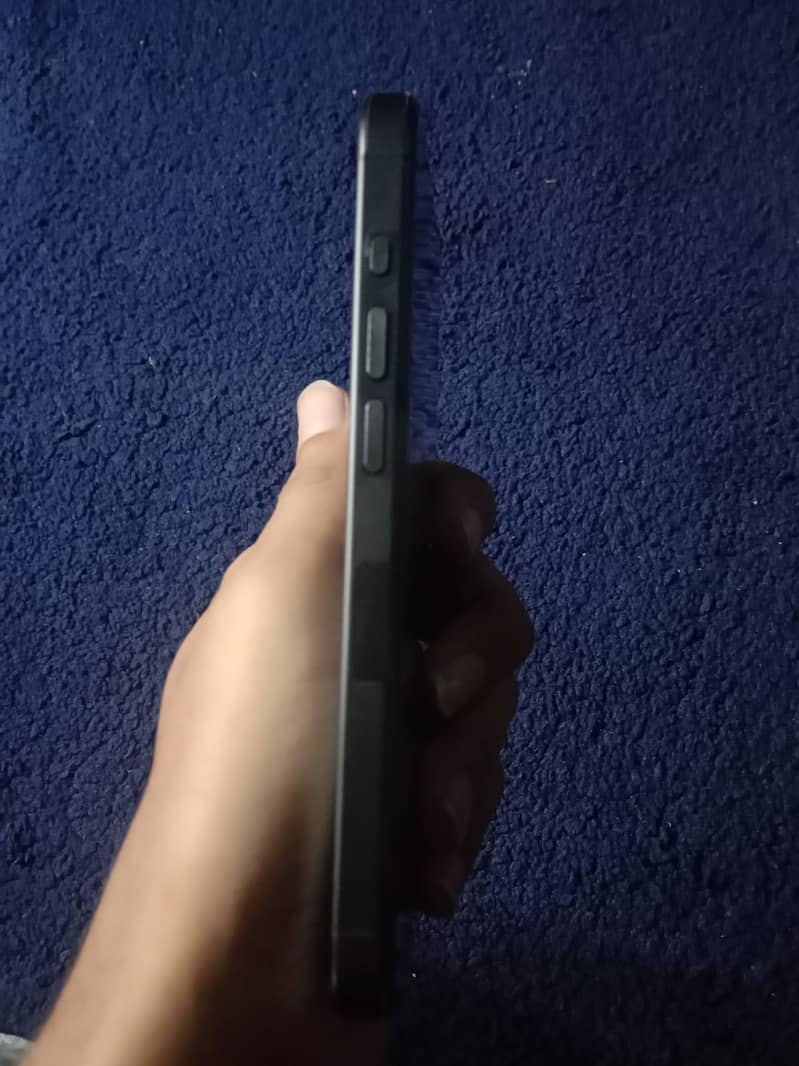 Apple iPhone 15 Pro 2