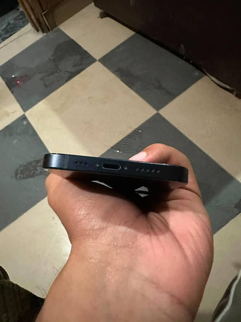 Apple iPhone 12 3