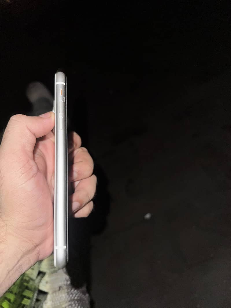 Apple iPhone 11 6
