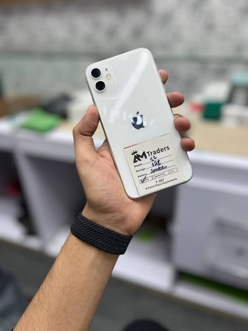 Apple iPhone 11 0