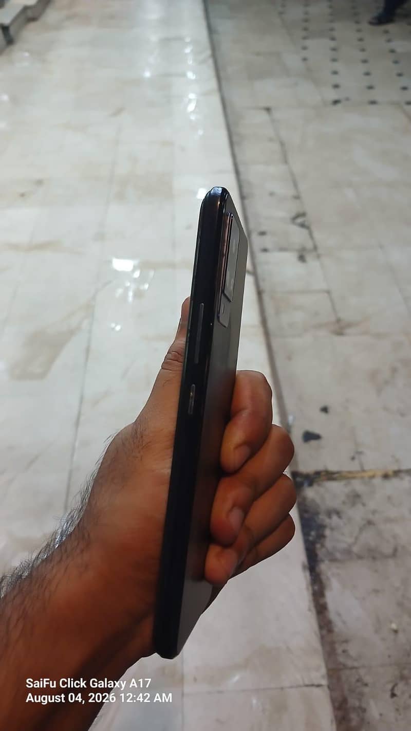 Vivo V21 1