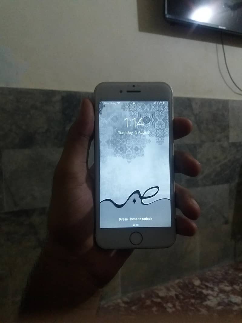 Apple iPhone 7 0