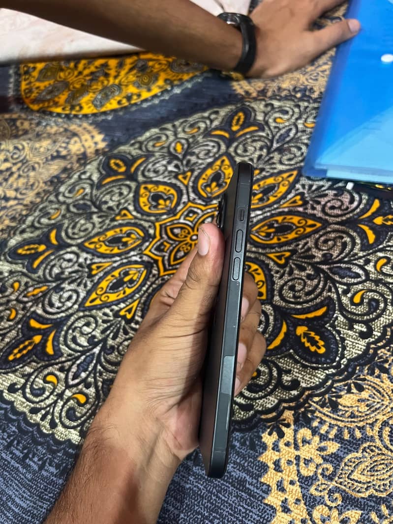Apple iPhone 15 plus 3